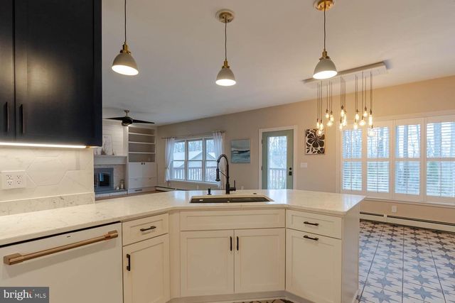 2962 BAY RD, Du Bois, PA 15801