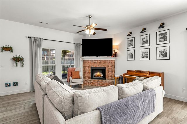 611 Gala Circle, Bentonville, AR 72712