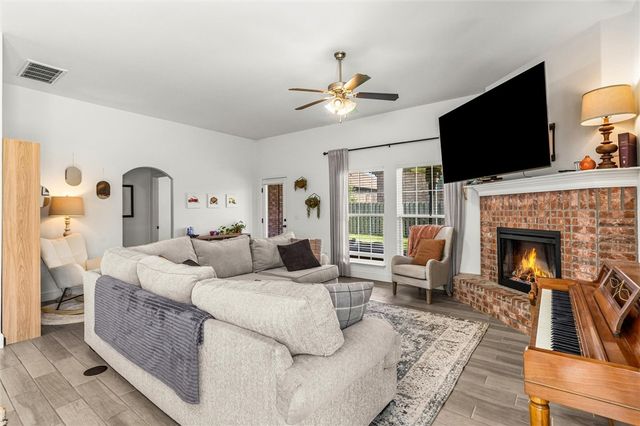 611 Gala Circle, Bentonville, AR 72712