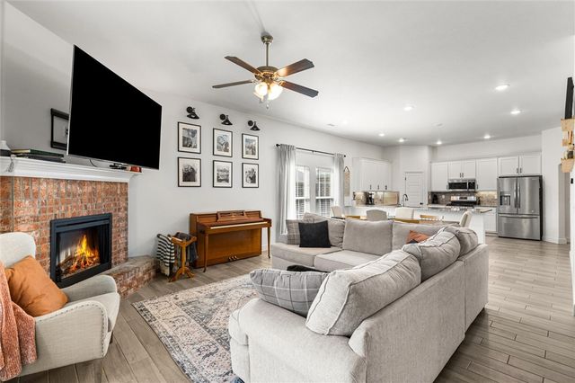 611 Gala Circle, Bentonville, AR 72712