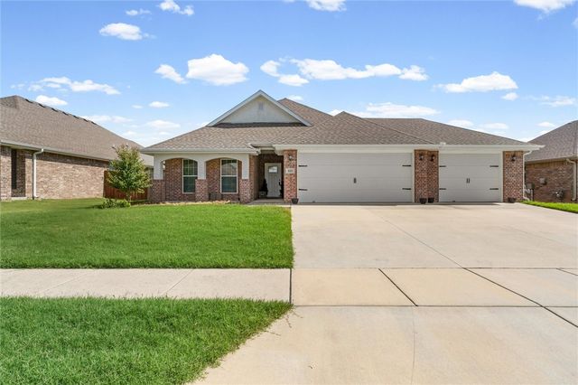 611 Gala Circle, Bentonville, AR 72712