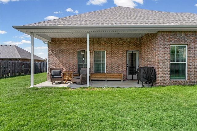611 Gala Circle, Bentonville, AR 72712
