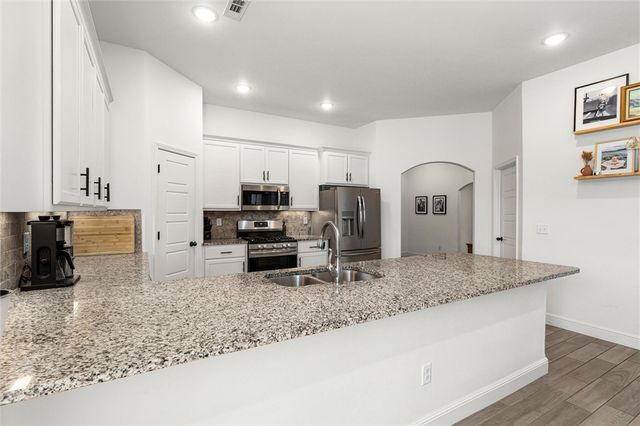 611 Gala Circle, Bentonville, AR 72712