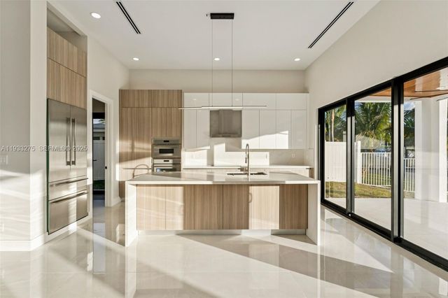 1304 SE 10th Ter, Deerfield Beach, FL 33441