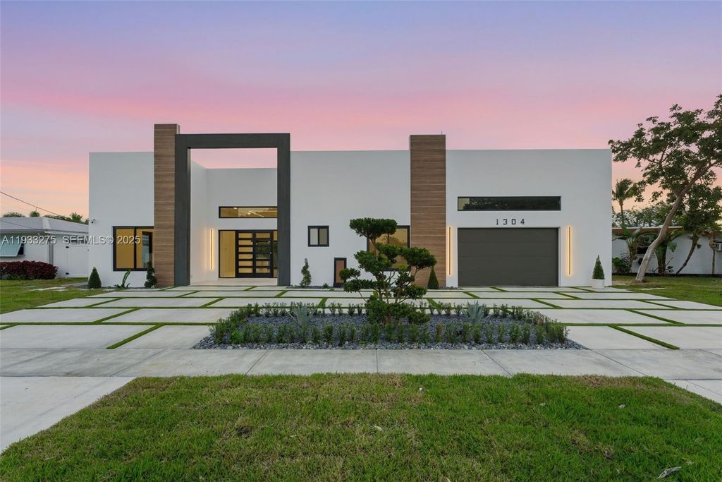1304 SE 10th Ter, Deerfield Beach, FL 33441