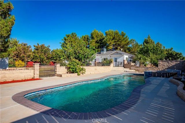 7601 Dogwood Avenue, Rosamond, CA 93560