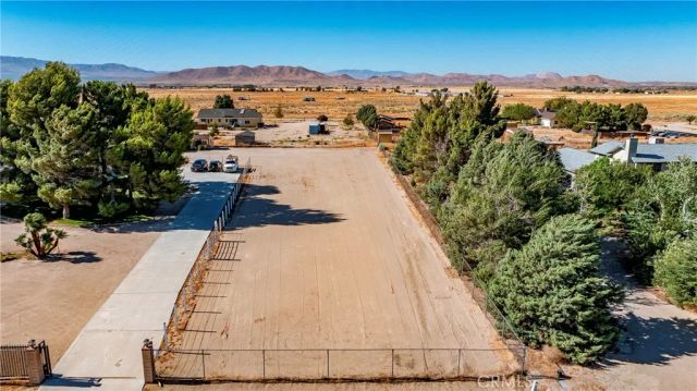 7601 Dogwood Avenue, Rosamond, CA 93560