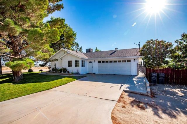 7601 Dogwood Avenue, Rosamond, CA 93560