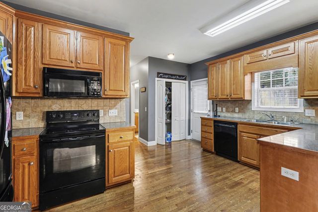 4305 Huntcliff Trace, Douglasville, GA 30135