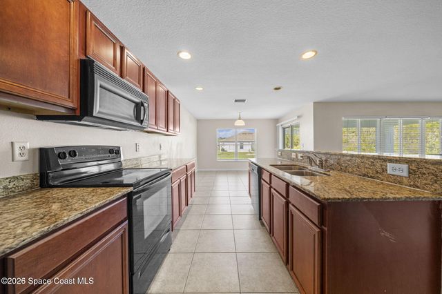 199 Bellbrook Street SE, Palm Bay, FL 32909