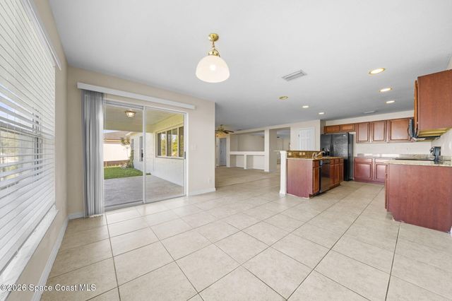 199 Bellbrook Street SE, Palm Bay, FL 32909