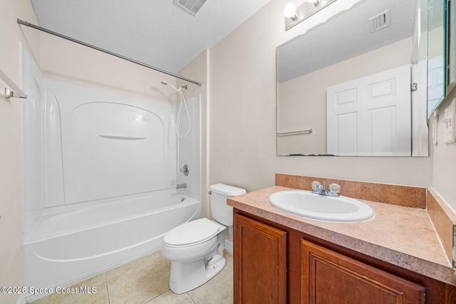 199 Bellbrook Street SE, Palm Bay, FL 32909