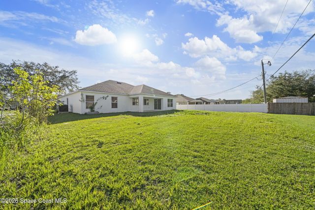 199 Bellbrook Street SE, Palm Bay, FL 32909