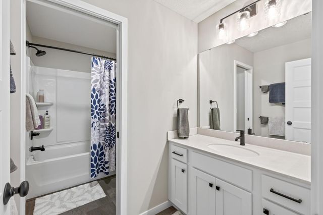 4139 Isaac Court, Vadnais Heights, MN 55127