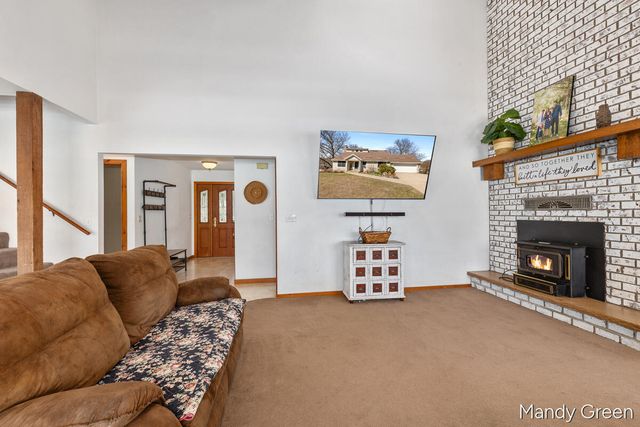 810 W South Street, Greenville, MI 48838