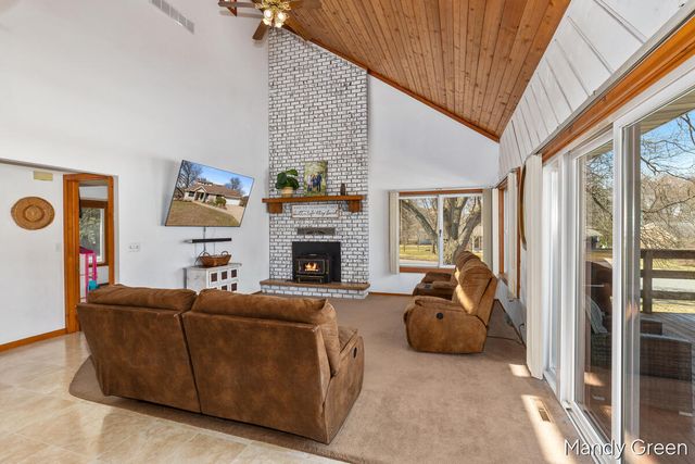 810 W South Street, Greenville, MI 48838