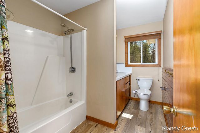 810 W South Street, Greenville, MI 48838