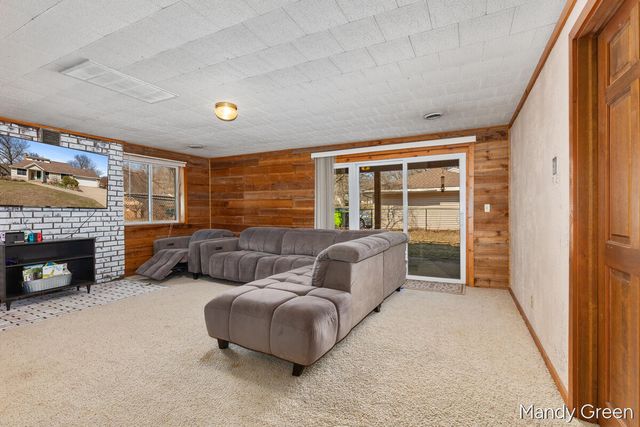 810 W South Street, Greenville, MI 48838