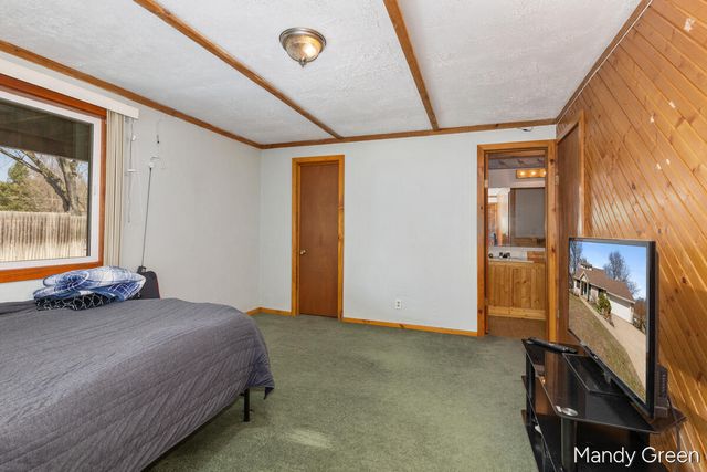 810 W South Street, Greenville, MI 48838