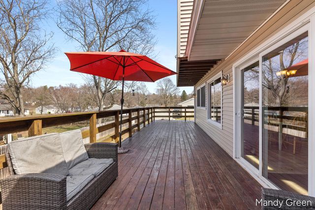 810 W South Street, Greenville, MI 48838