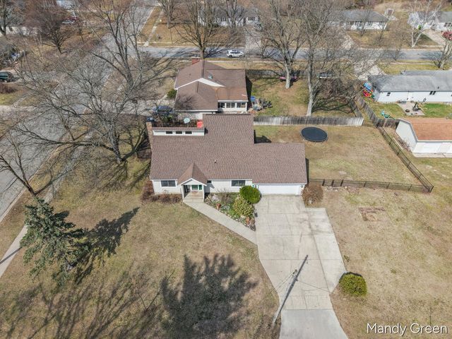 810 W South Street, Greenville, MI 48838