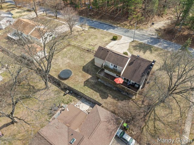 810 W South Street, Greenville, MI 48838