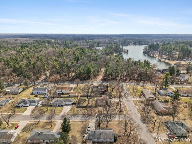 810 W South Street, Greenville, MI 48838