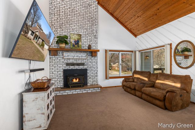 810 W South Street, Greenville, MI 48838