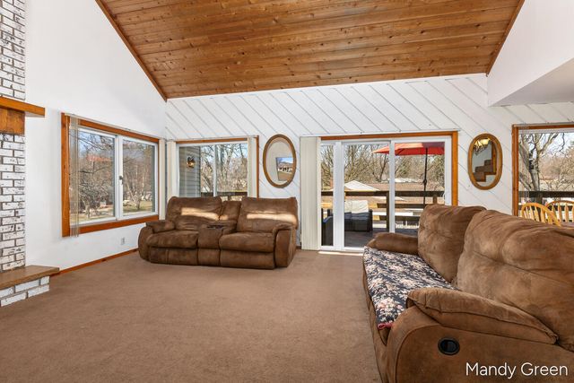 810 W South Street, Greenville, MI 48838