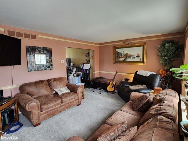 37386 Charter Oaks Boulevard, Clinton Twp, MI 48036