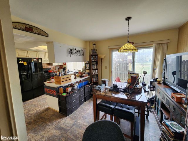 37386 Charter Oaks Boulevard, Clinton Twp, MI 48036