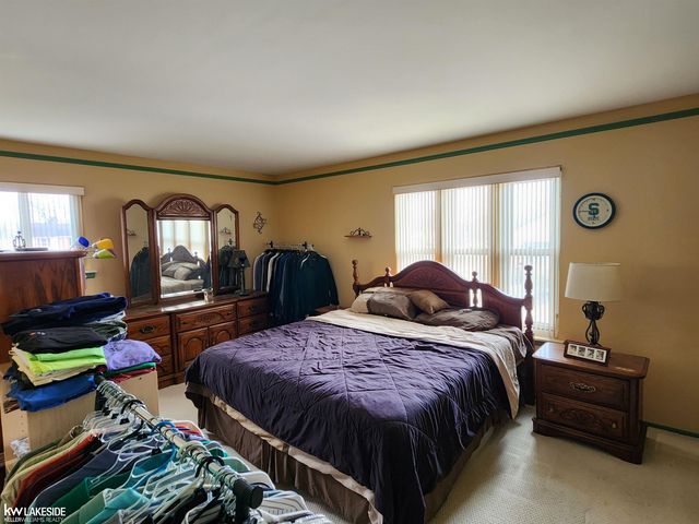 37386 Charter Oaks Boulevard, Clinton Twp, MI 48036