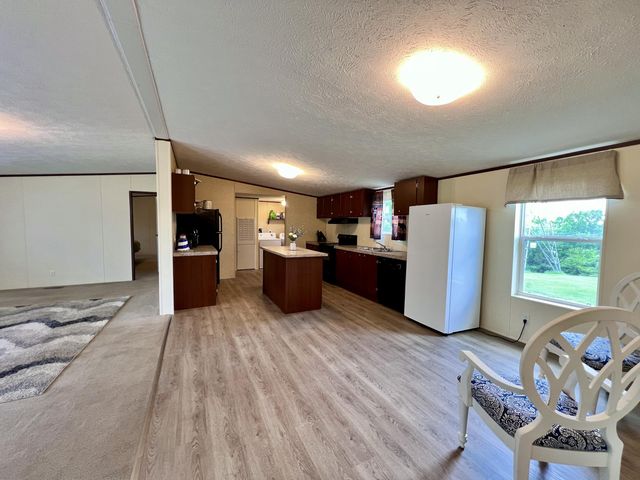 6710 Lawrenceville Road, Williamstown, KY 41097