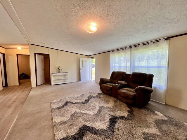 6710 Lawrenceville Road, Williamstown, KY 41097