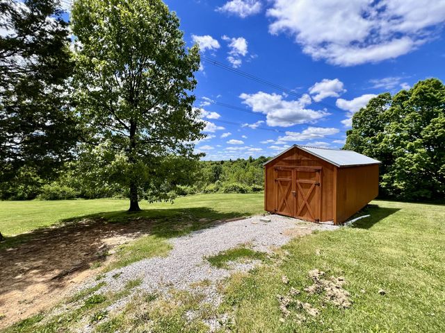 6710 Lawrenceville Road, Williamstown, KY 41097