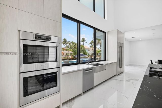 2751 NE 22nd Court, Pompano Beach, FL 33062