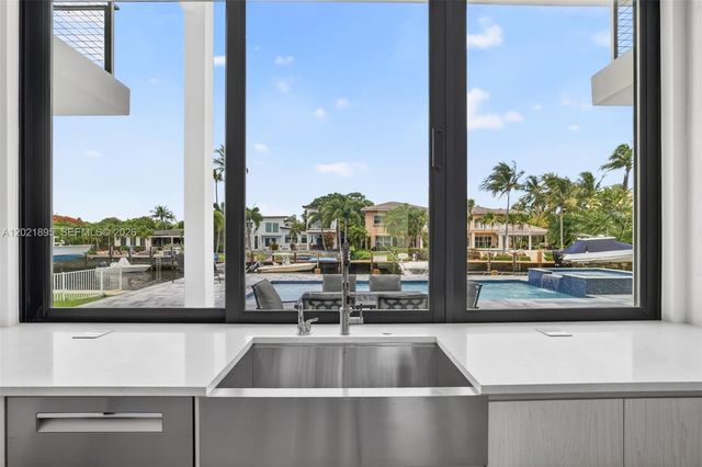 2751 NE 22nd Court, Pompano Beach, FL 33062