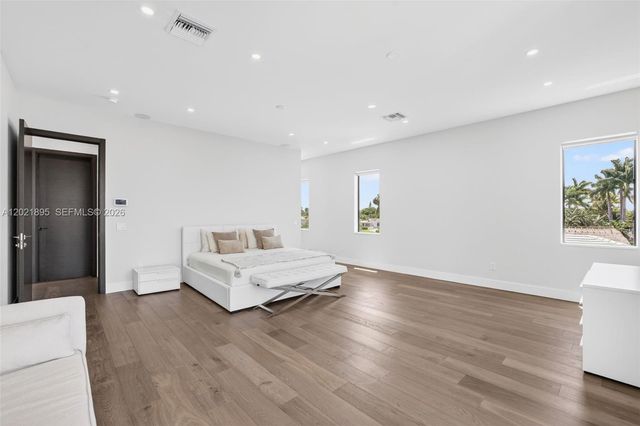 2751 NE 22nd Court, Pompano Beach, FL 33062