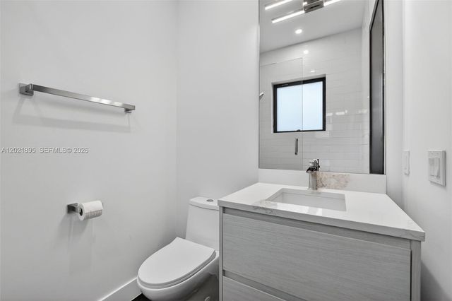 2751 NE 22nd Court, Pompano Beach, FL 33062