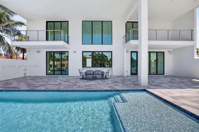 2751 NE 22nd Court, Pompano Beach, FL 33062