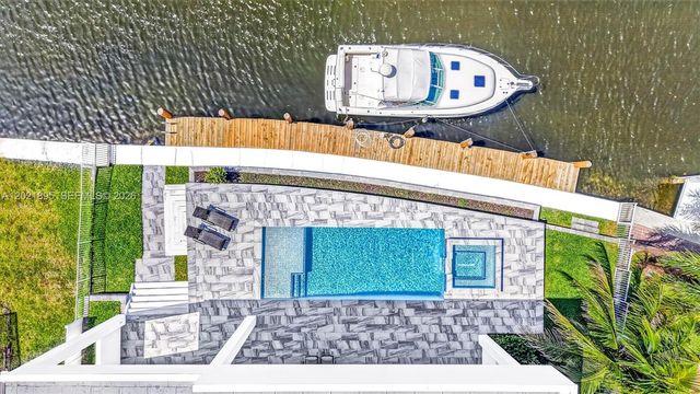 2751 NE 22nd Court, Pompano Beach, FL 33062