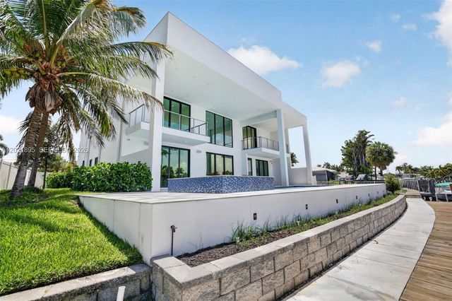 2751 NE 22nd Court, Pompano Beach, FL 33062