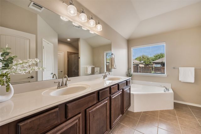 1260 Highbluff Lane, Rockwall, TX 75087