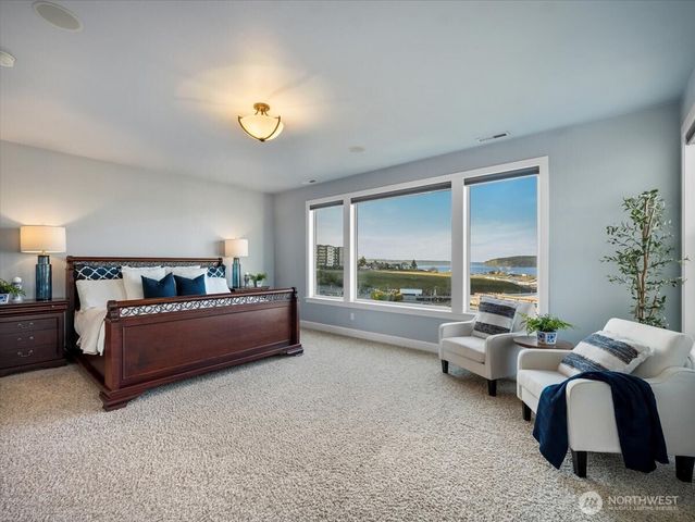 5032 N Villard Street, Ruston, WA 98407