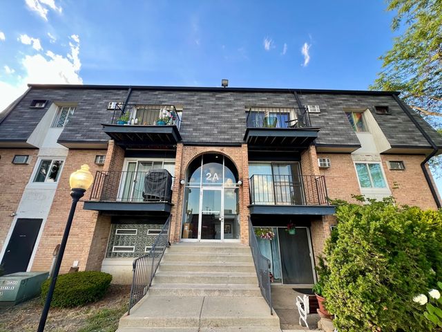 2A E Dundee Quarter Drive 207, Palatine, IL 60074