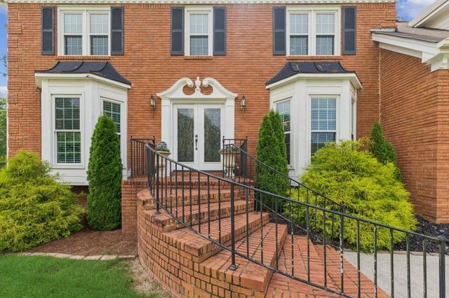 585 Emerald Parkway, Sugar Hill, GA 30518
