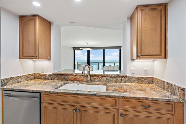 3000 N Ocean Drive 17d, Riviera Beach, FL 33404