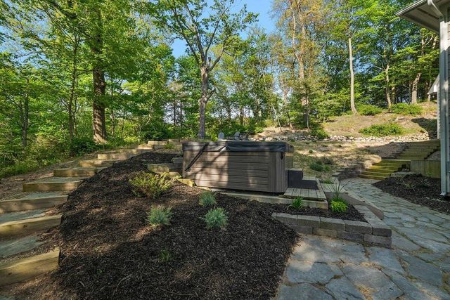 690 Dunegrass Circle Drive, Saugatuck, MI 49453