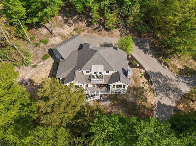 690 Dunegrass Circle Drive, Saugatuck, MI 49453