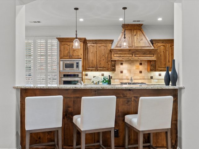 2024 Lambor Lane, Lewisville, TX 75056